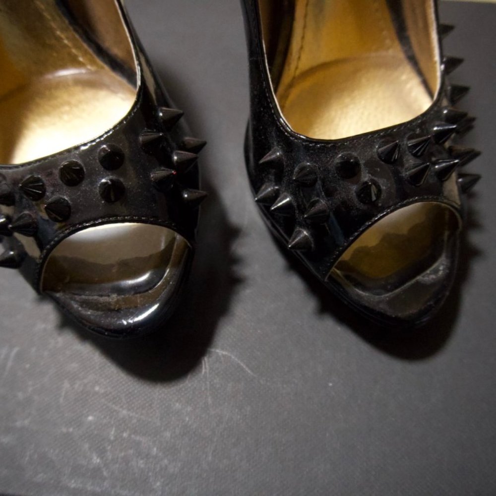 Heels - Picture 4 of 8